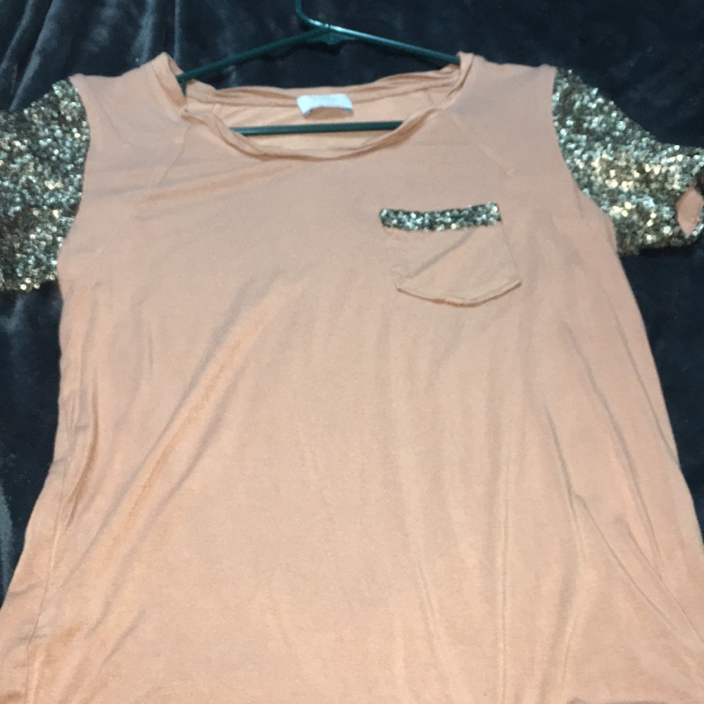 brown shirt